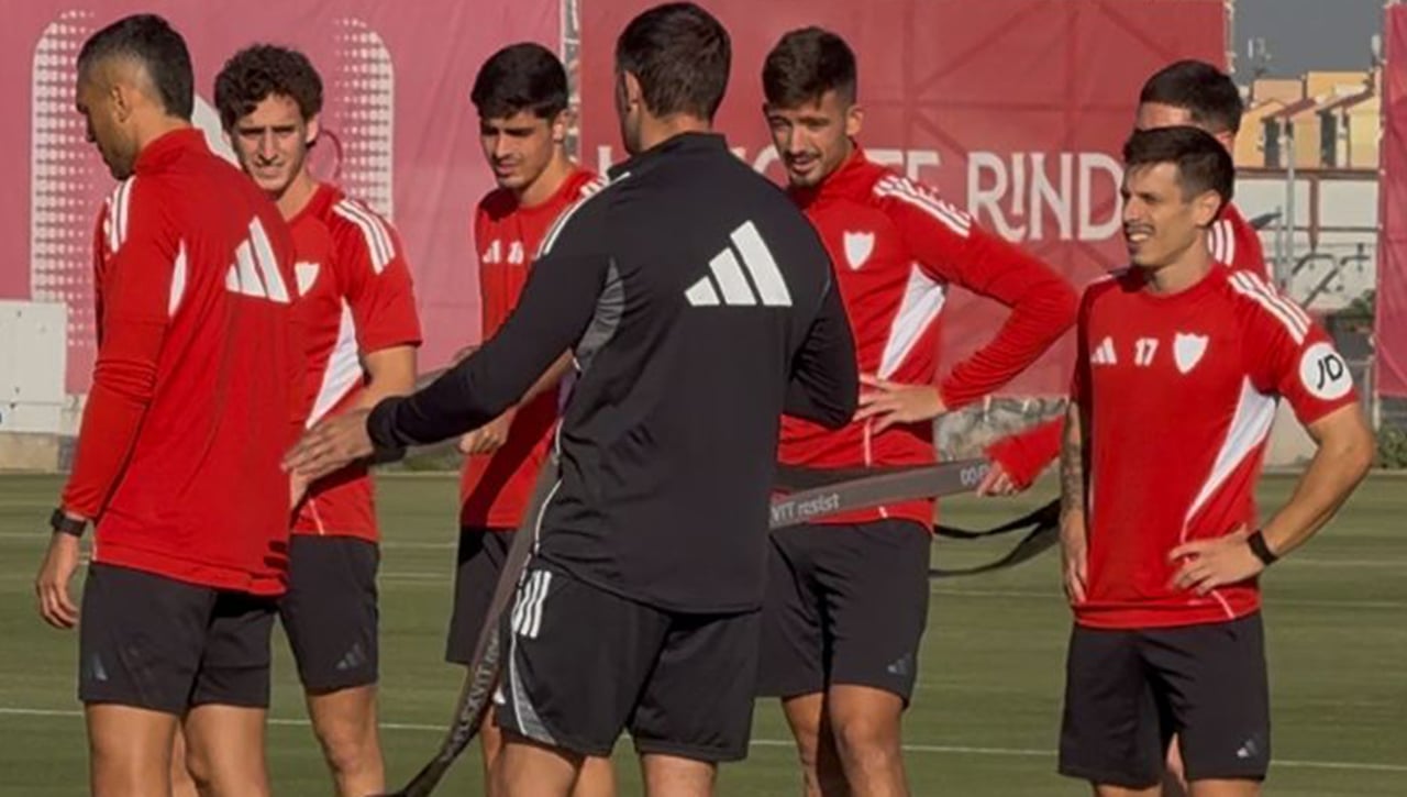 Numerosas bajas en el entrenamiento del Sevilla con Lukébakio como protagonista: "Homenaje a Dodi"