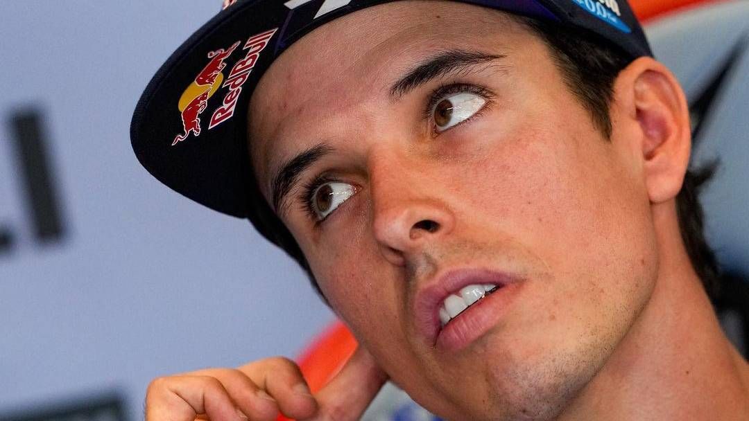 Álex Márquez se rompe tres costillas, se pierde más de un Gran Premio y esta es su reacción