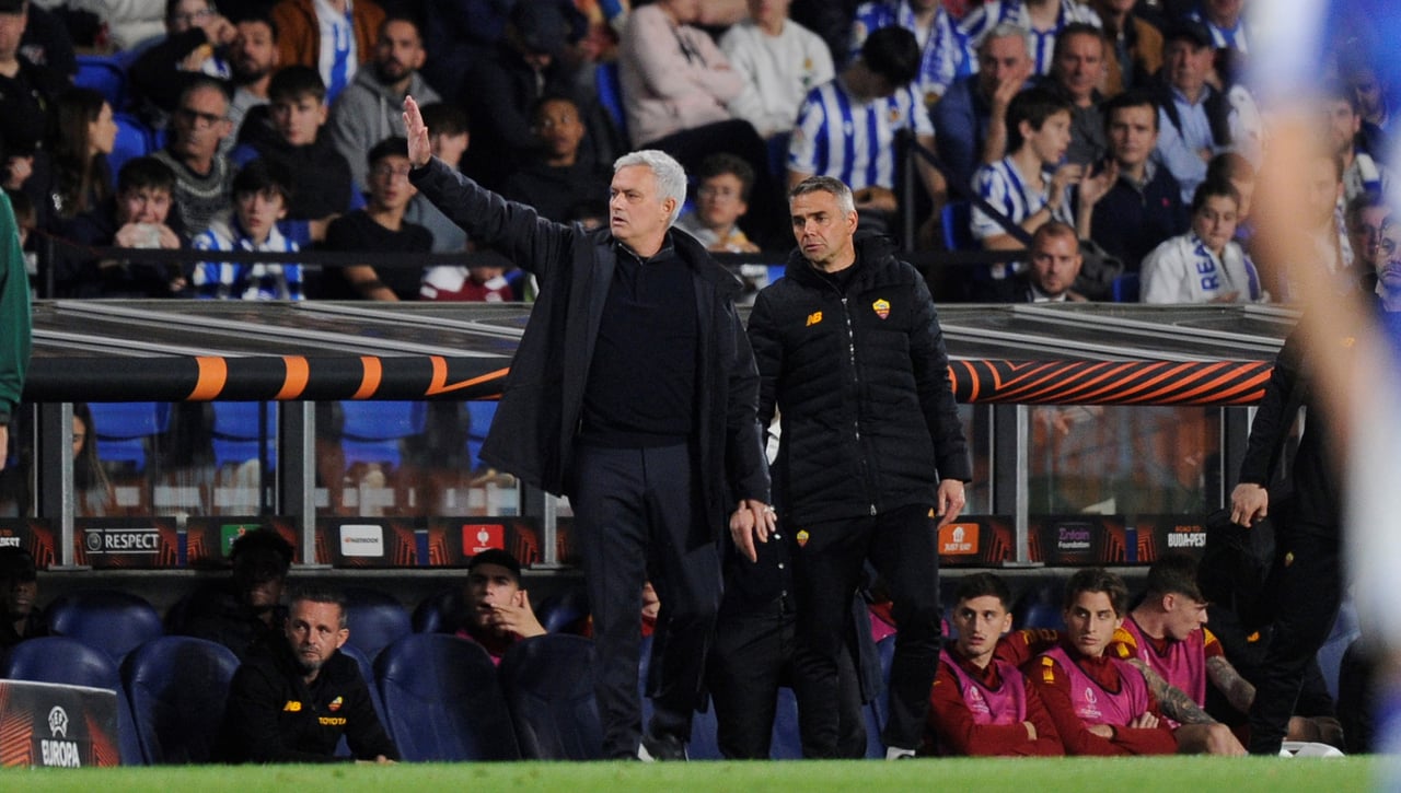 Gritos de "gitano, gitano" y el enfado de Mourinho con su afición