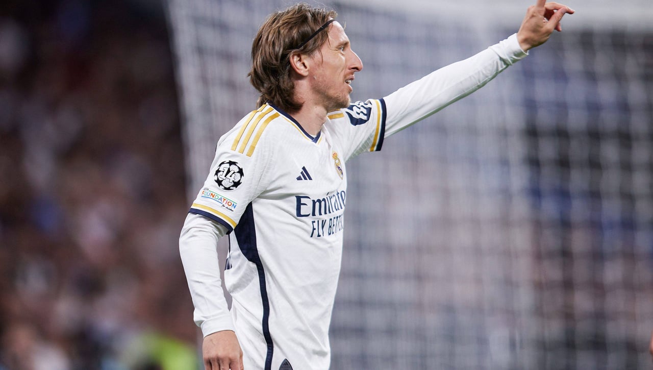 Modric se crece con su futuro en el aire 