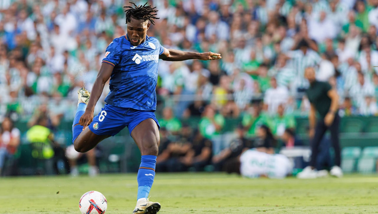 Novedad con Christantus Uche