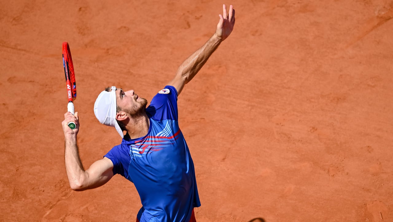 Los grandes favoritos caen en París y les despejan el camino a Nadal y Alcaraz