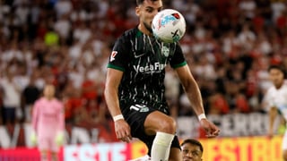 Rafa Mir se hace el loco y Alexis Sánchez toma el testigo