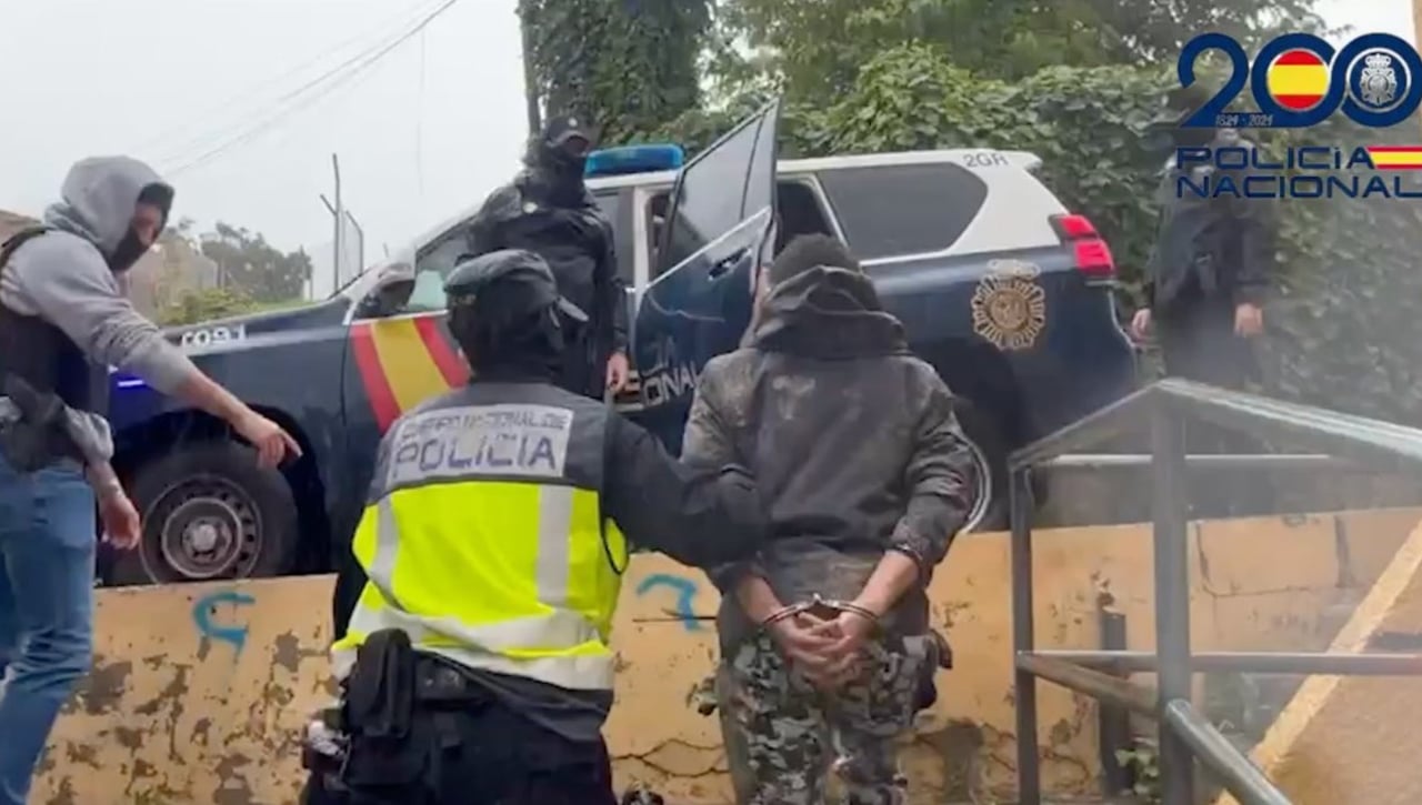 El jefe de Policía detenido con 20 millones escondidos en su casa está relacionado con Real Madrid y Atlético