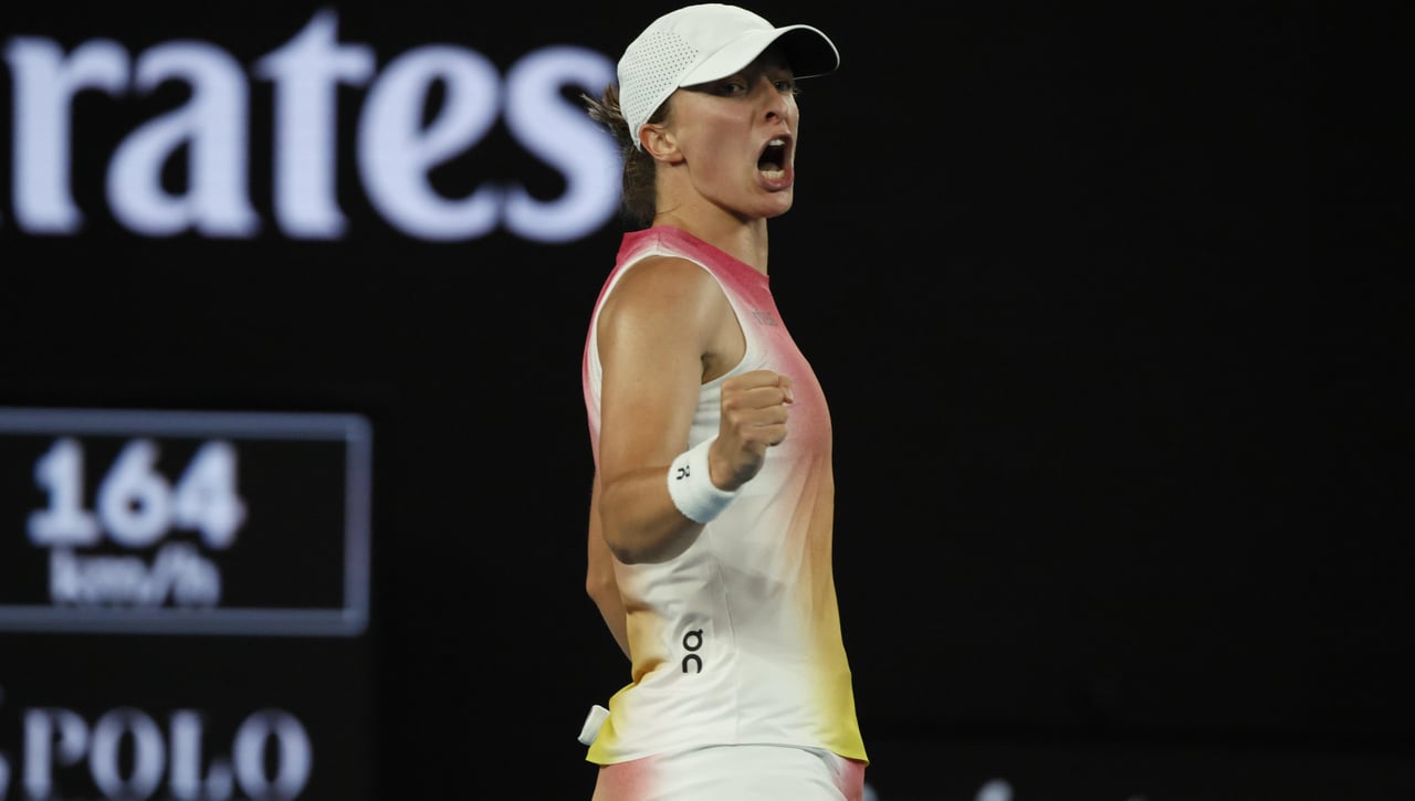 Swiatek da el golpe definitivo y supera a Sabalenka