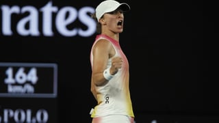 Swiatek da el golpe definitivo y supera a Sabalenka