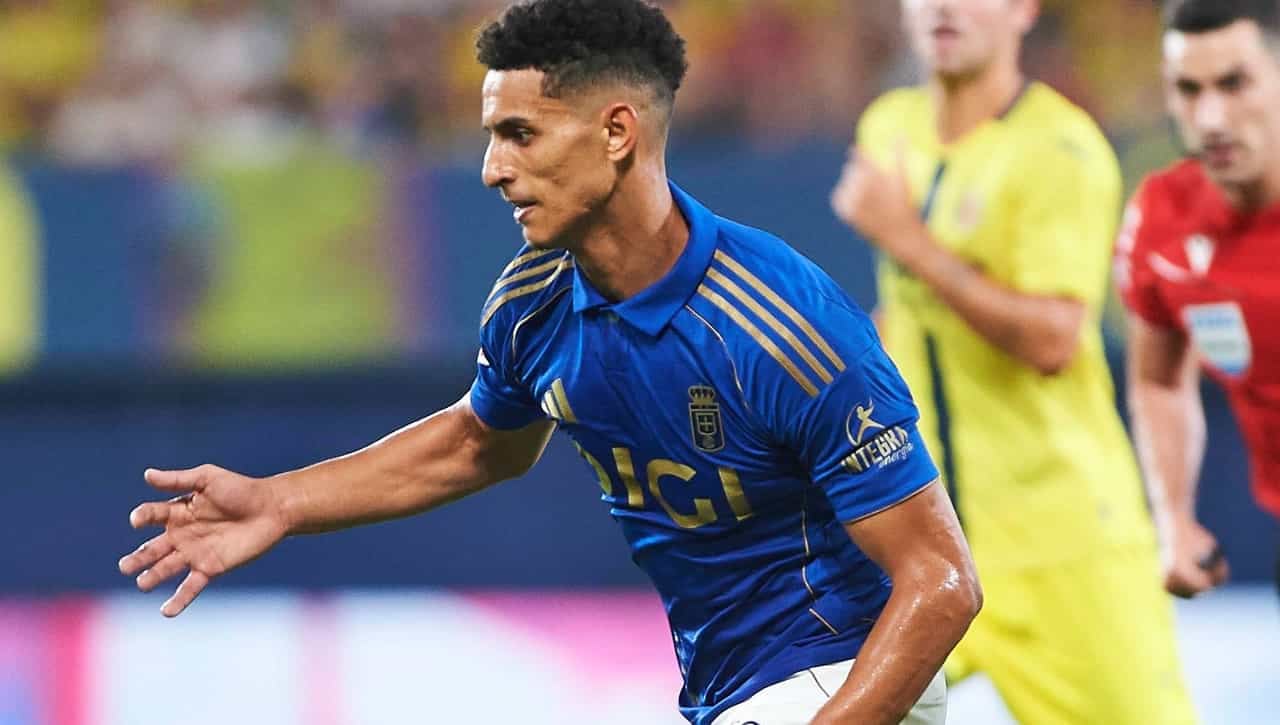 Ilyas Chaira, jugador del Oviedo, lo pide y lanza un mensaje: "No lo está siendo ni en la propia ni en la rival"