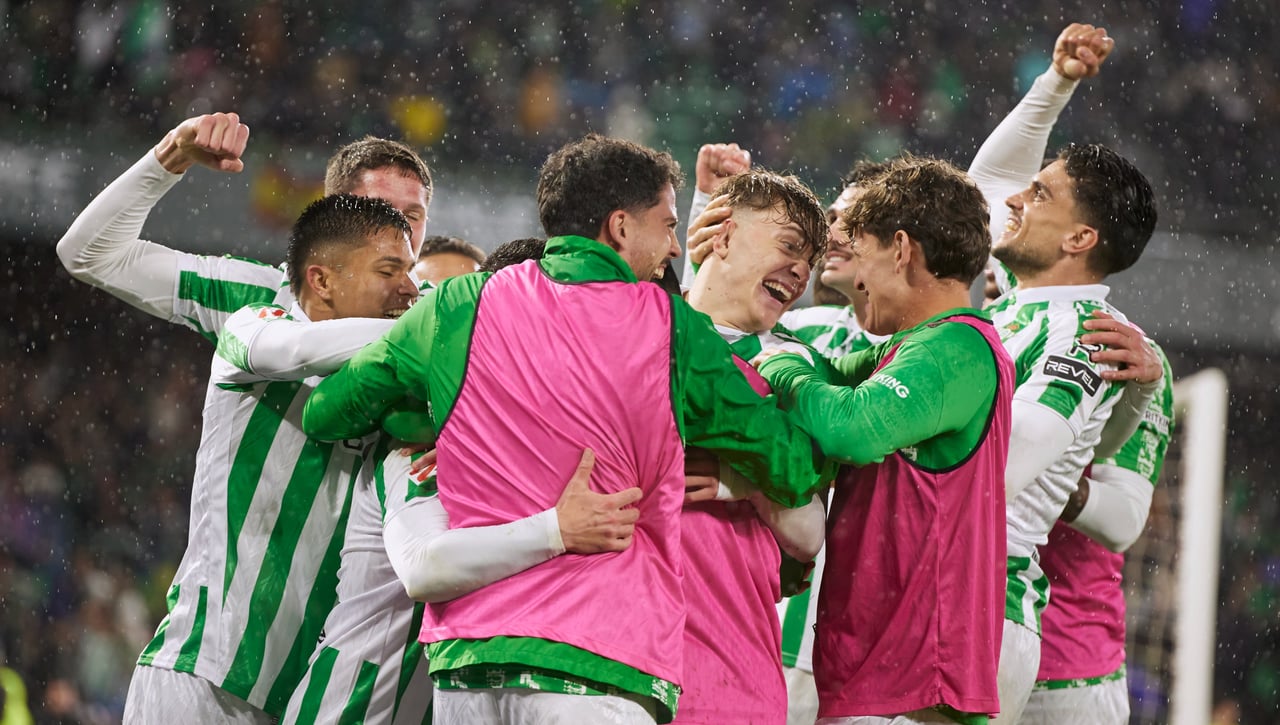 Johnny, Ortiz, Bartra, Altimira... Continúa la política interna de premios y promociones