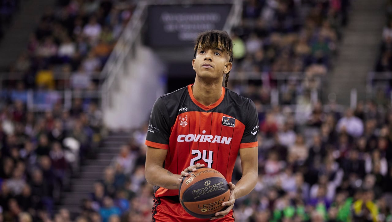 Scariolo llama a la joven perla Caicedo para las ventanas FIBA