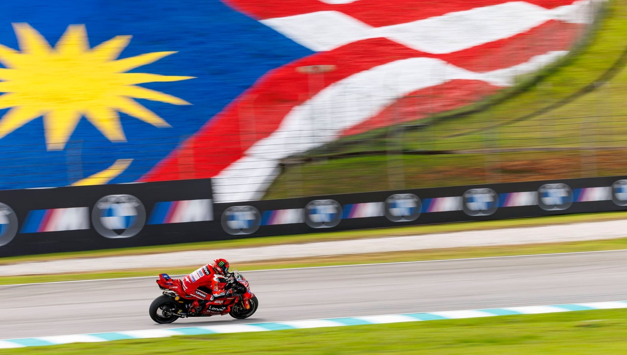 Pecco Bagnaia lidera el festival malayo de Ducati