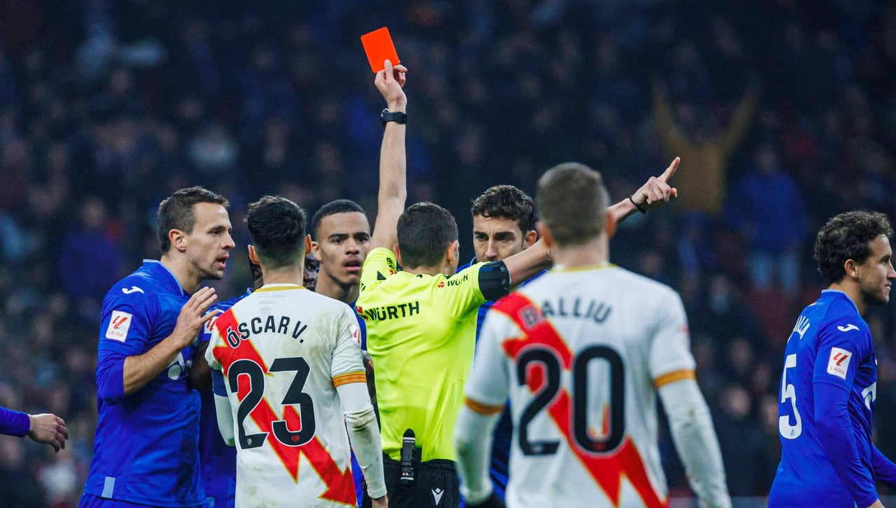 Las dos versiones de la primera expulsión histórica para Greenwood y el castigo que le puede caer