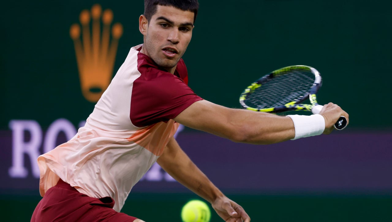 Carlos Alcaraz da un respiro a Sinner