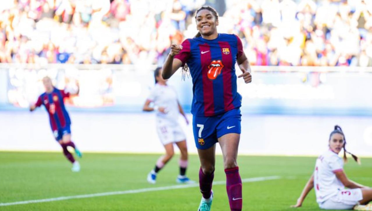 Salma se viste de rockera y se la lía al Sevilla con una exhibición (8-0) 