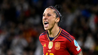 Jenni Hermoso se lleva otro palo