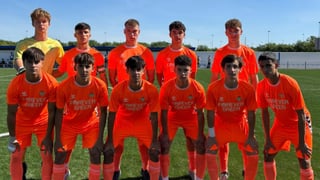 La impactante equipación naranja del Real Betis