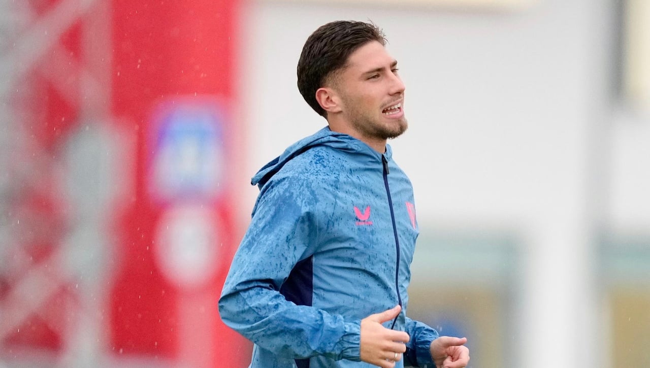 Entrenamiento del Sevilla pendiente de Jesús Navas