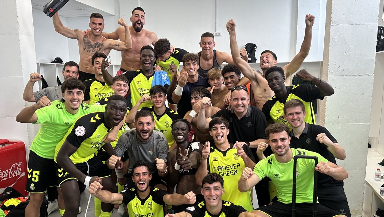 Ibiza 1-2 Betis Deportivo: Souleymane Faye y Dani Pérez catapultan al filial bético al liderato