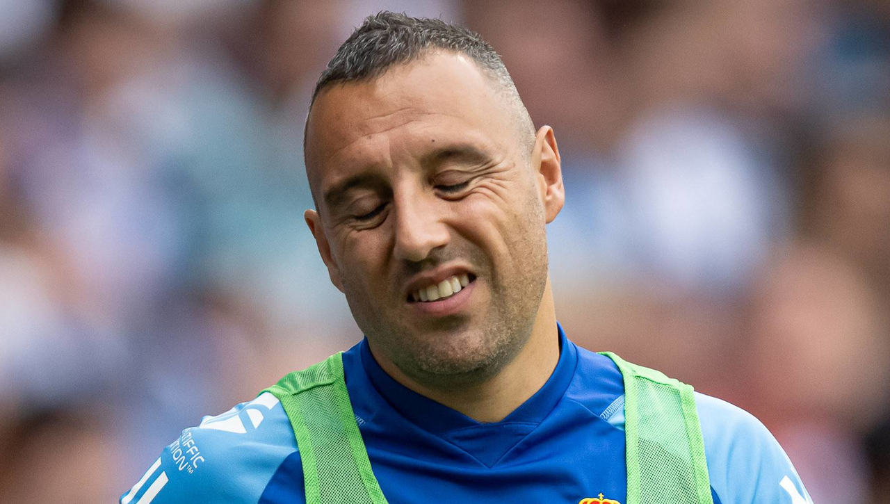 La herida de Santi Cazorla le hace ser duda en el Real Oviedo