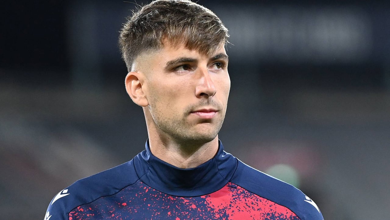 La salida de Miranda, sin contnuidad en el Bolonia, afecta a la banda izquierda del Betis