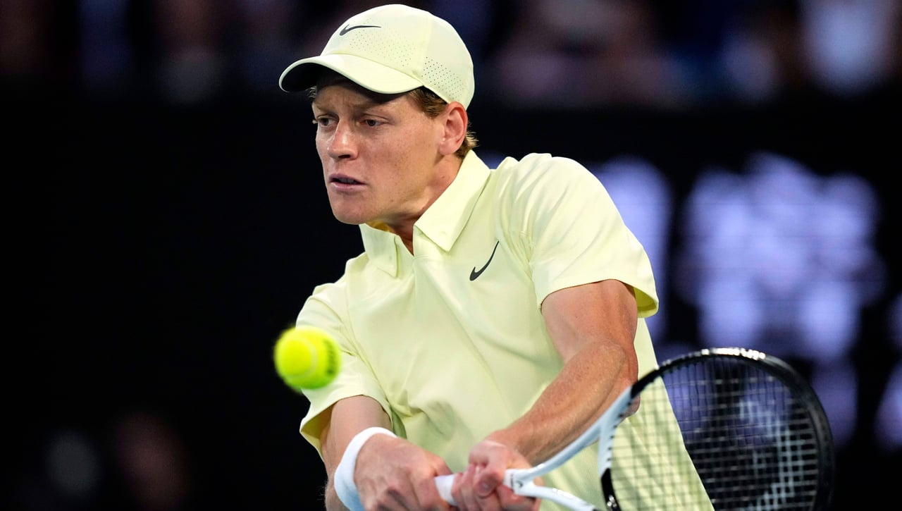 Jannik Sinner arrasa a la última esperanza local del Open de Australia