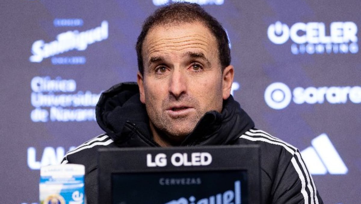 Arrasate ficha a "un central para muchos años" y analiza la irregularidad de Osasuna