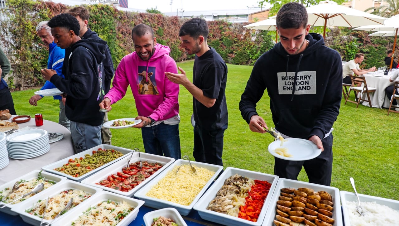 El sorprendente menú que exige el Barcelona en Ceuta: "Cubitos de pavo de medio centímetro" y otras peculiaridades...