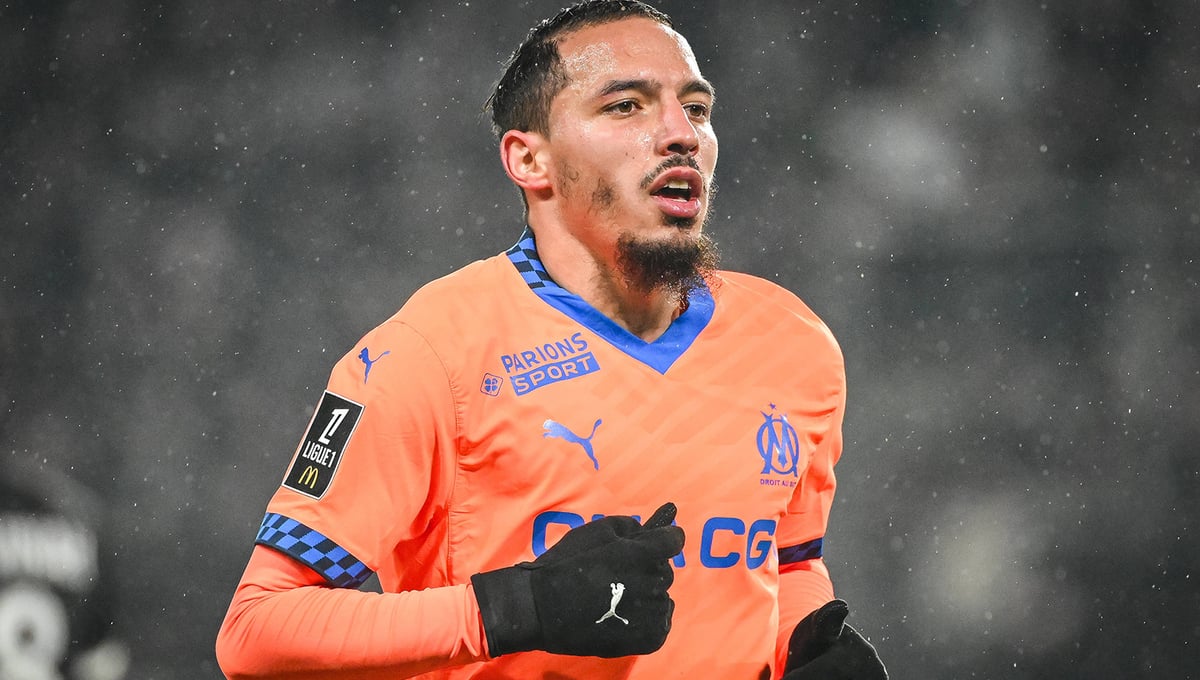 El Betis negocia en Milán por el mediocentro