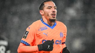 El Betis negocia en Milán por el mediocentro