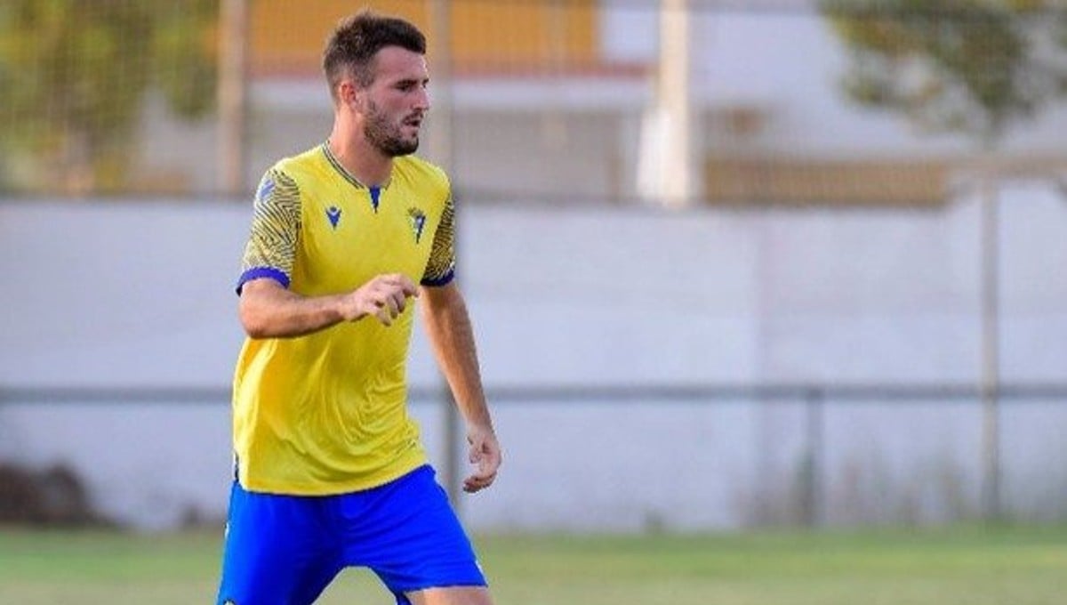 Vizcaíno oficializa el regreso de Raúl Parra