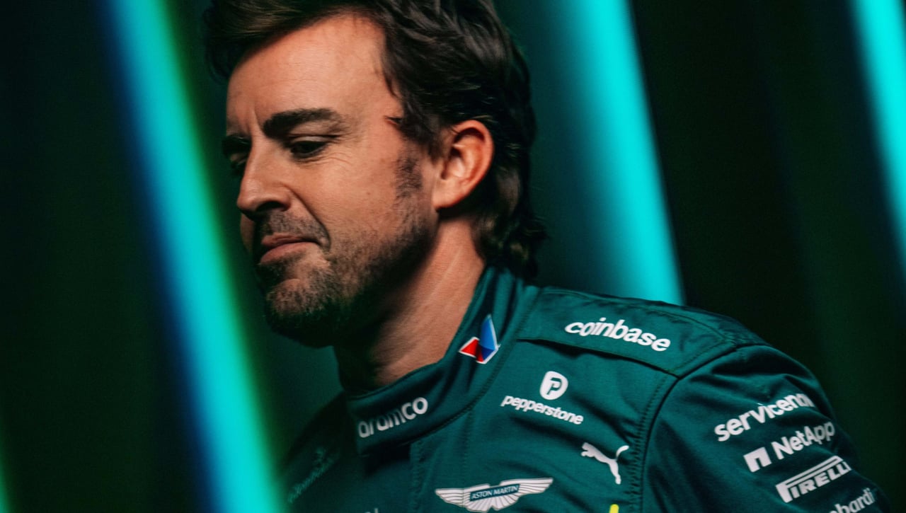 Fernando Alonso da marcha atrás con Aston Martin