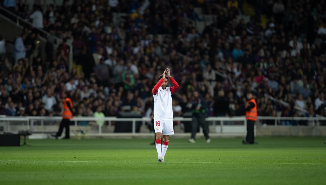 El Sevilla democratiza el adiós de Jesús Navas