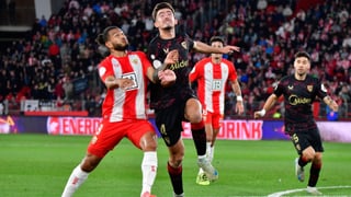 Titular en Copa, sondeo del Valencia... pero en Argentina no dudan sobre Montiel