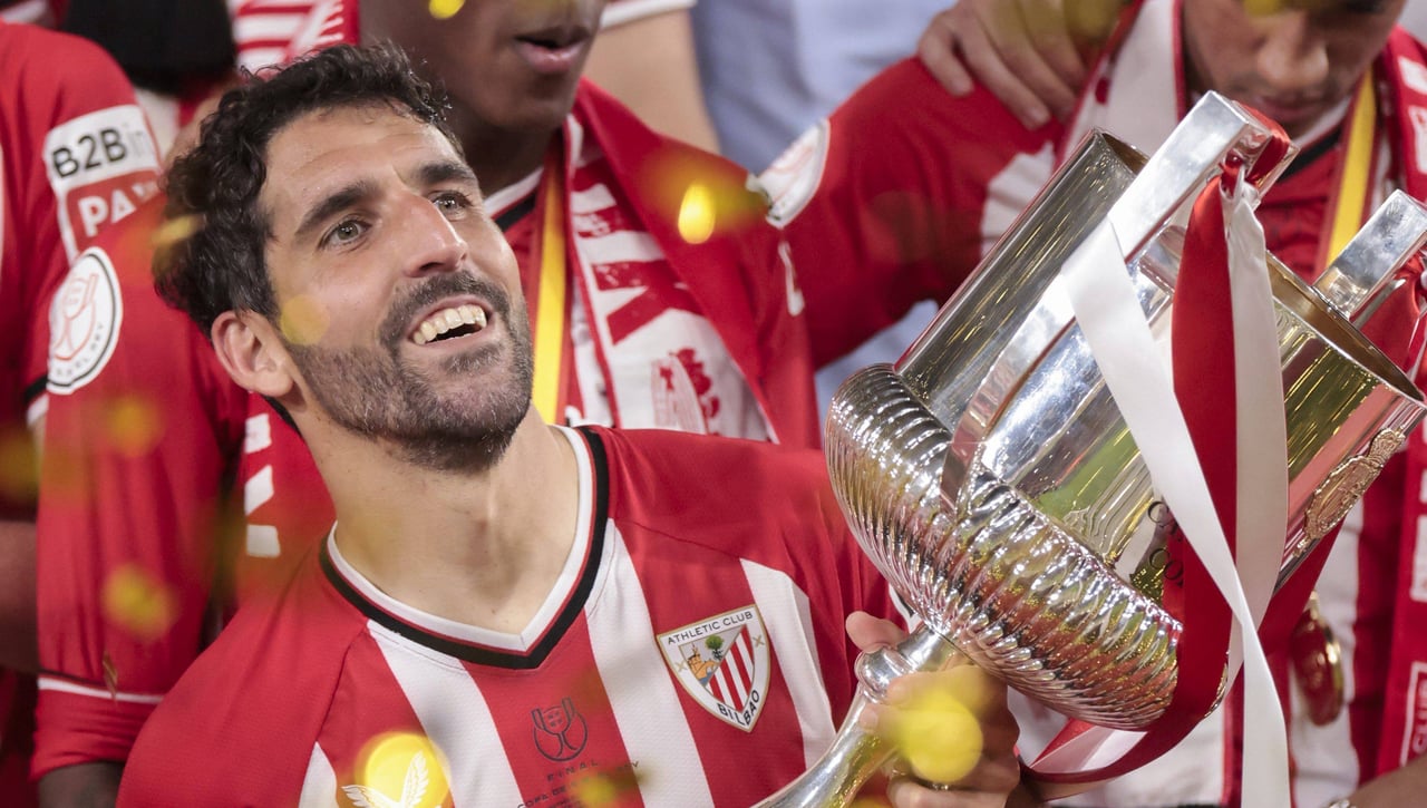 Raúl García avisa al Athletic antes del derbi contra la Real Sociedad: "A la Real le ha costado un poco arrancar, pero es un gran equipo"