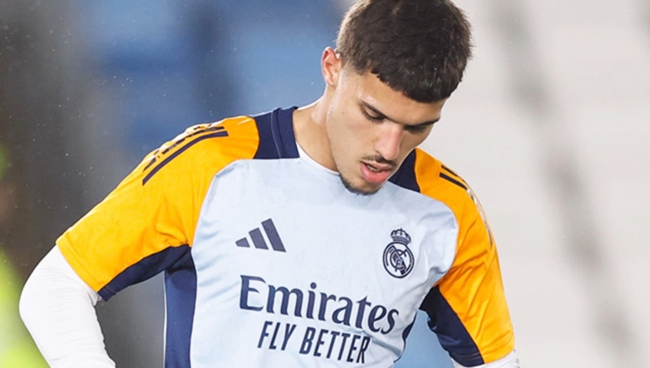 El Alavés firma a Youssef Enríquez hasta 2029