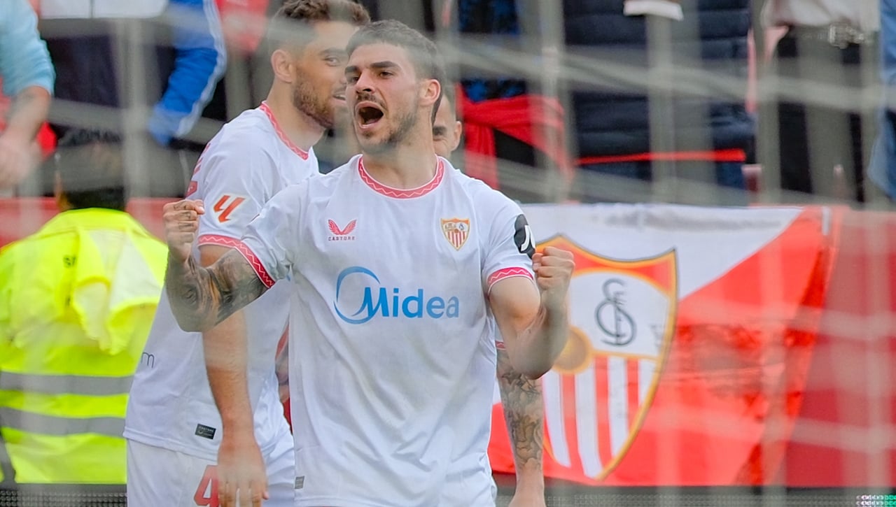 Isaac Romero responde a Caparrós y el sustituto prepara su salida gratis del Sevilla