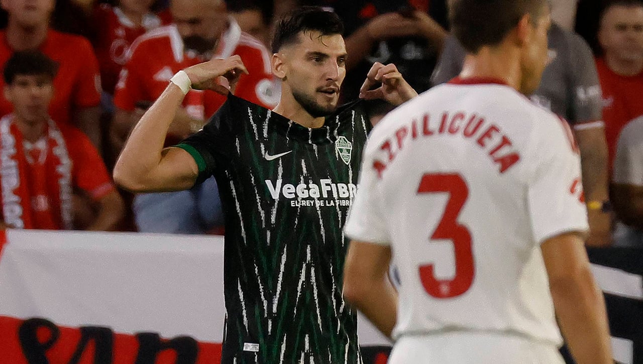 La tensión con Rafa Mir cuesta una denuncia al Sevilla