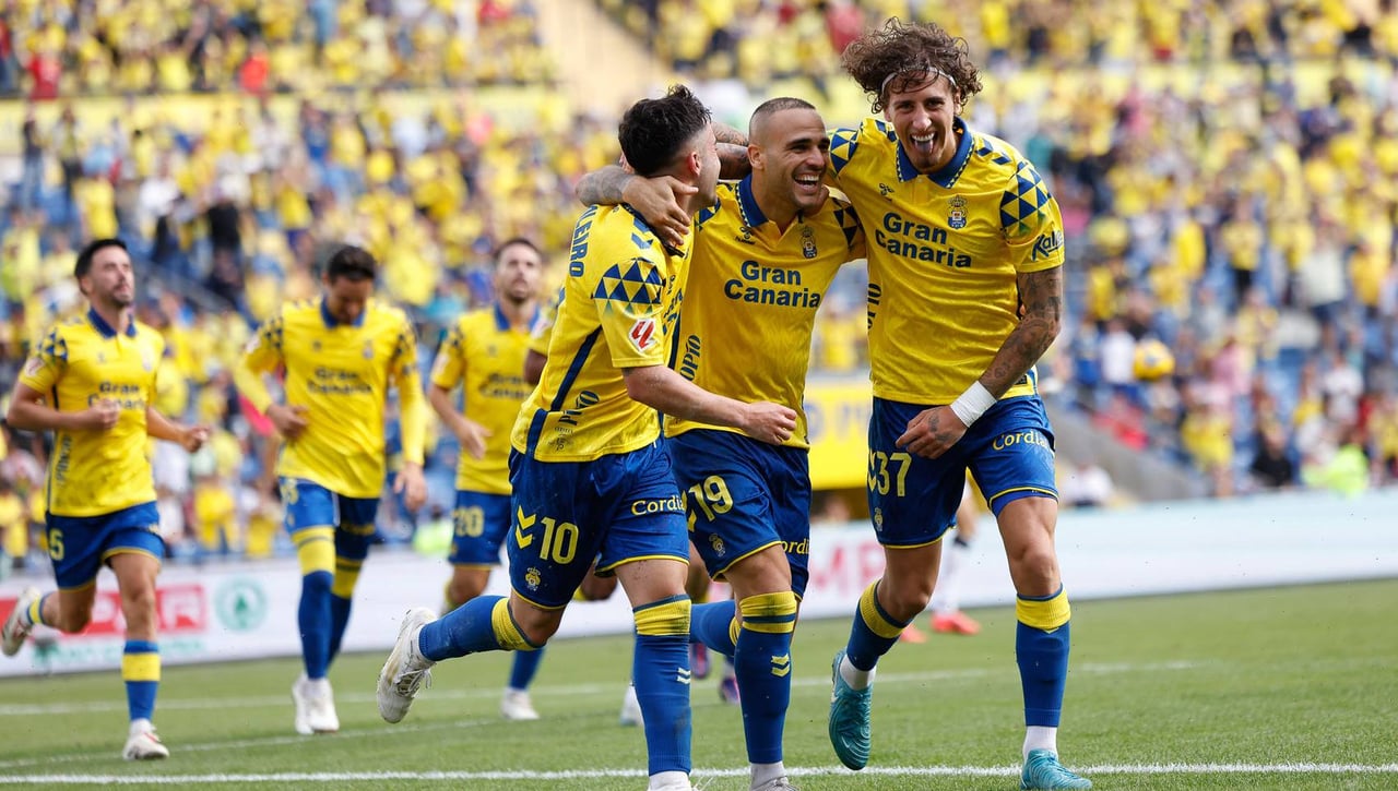 Las Palmas 2-1 Valladolid: La magia de Sandro desata la locura 