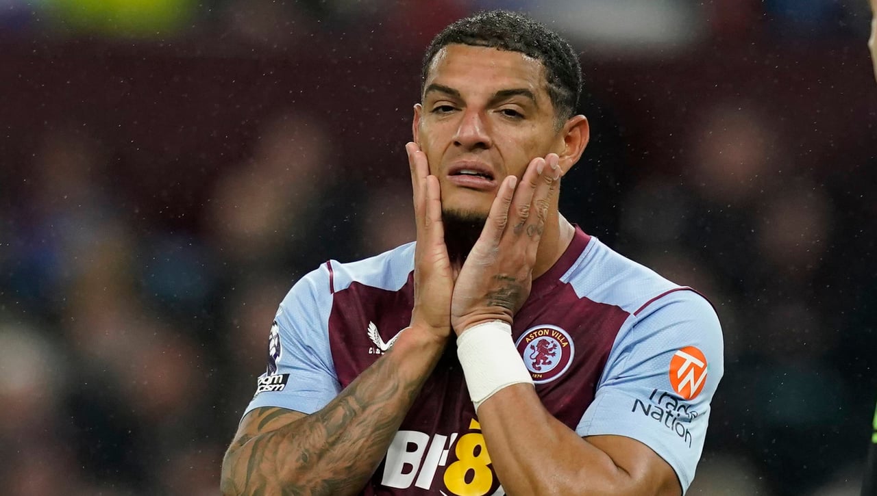 El Aston Villa abre la puerta a Diego Carlos