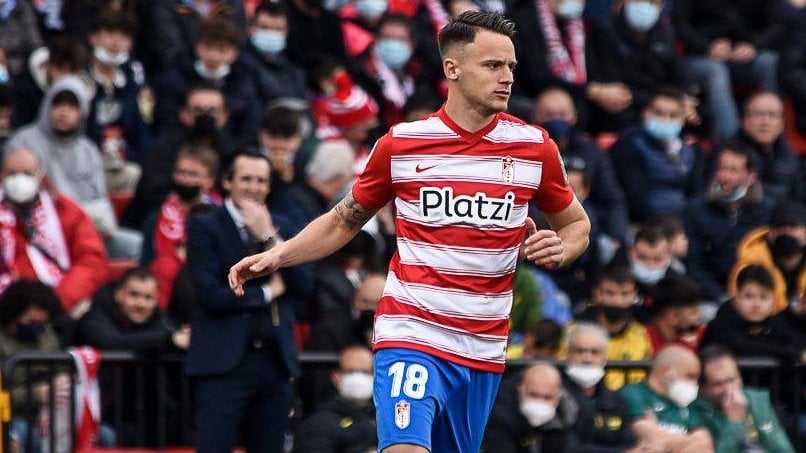 El Granada hace oficial una nueva salida y abre hueco para fichar