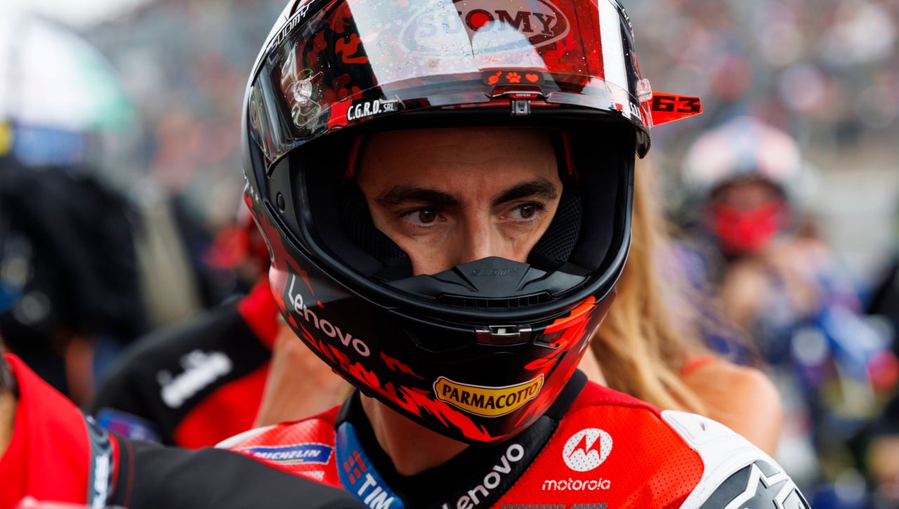 Bagnaia recibe ayuda extra para vencer a Márquez en Silverstone