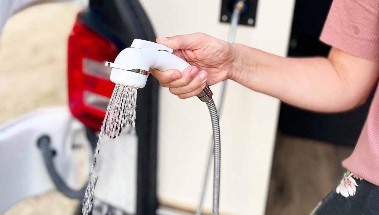 ¿Cómo disponer de agua caliente en tu furgoneta camper sin homologación ni tener problemas con la ITV?