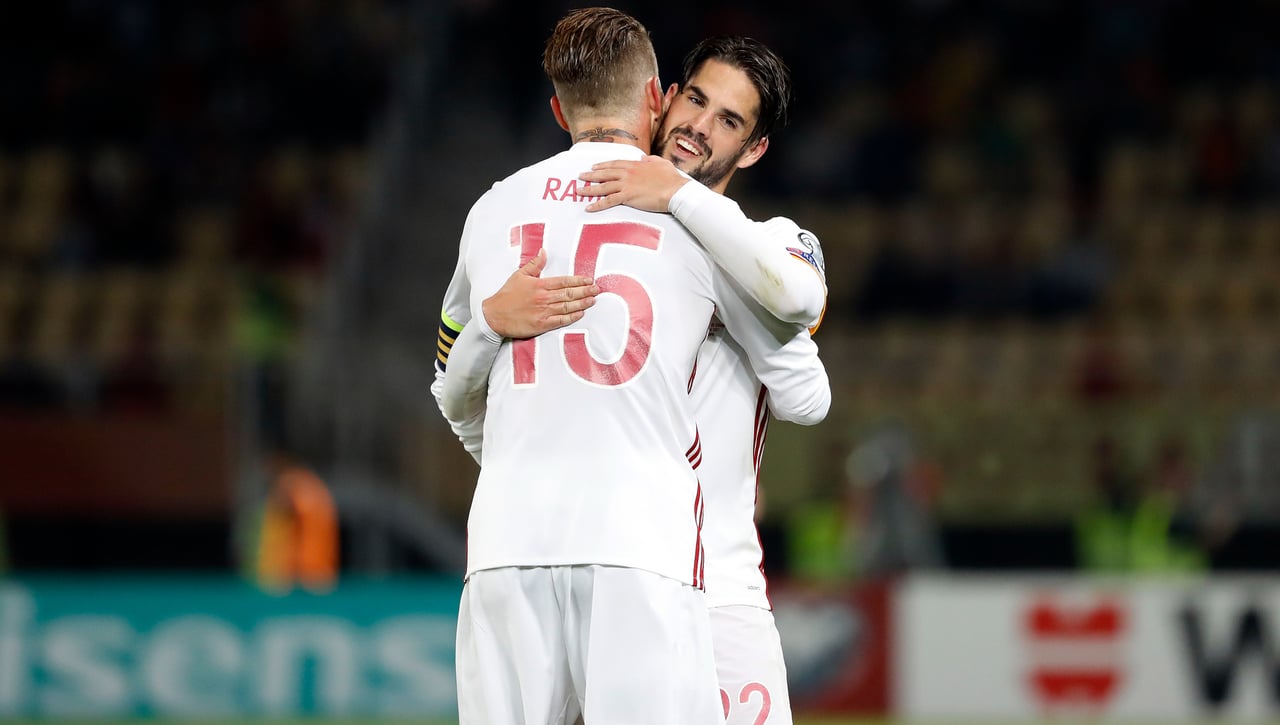 Luis de la Fuente rectifica con Isco Alarcón y sentencia a Sergio Ramos