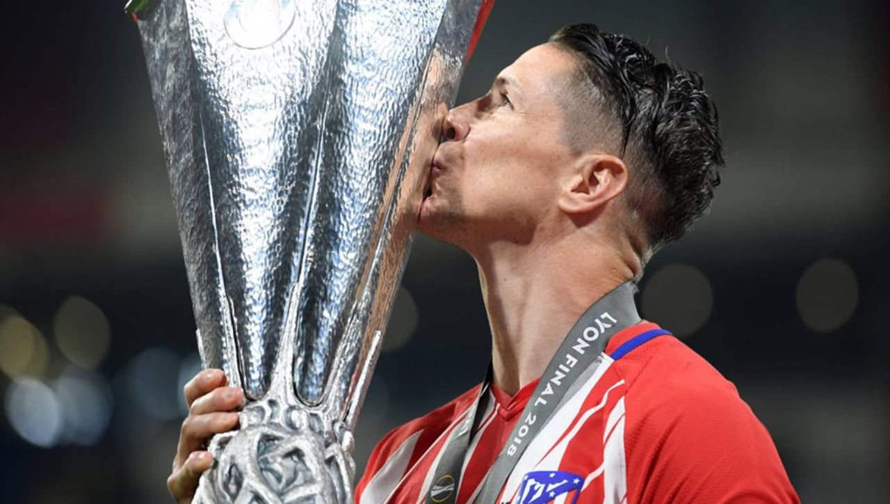 Las leyendas del Atlético enseñan cuál es su voto por el escudo