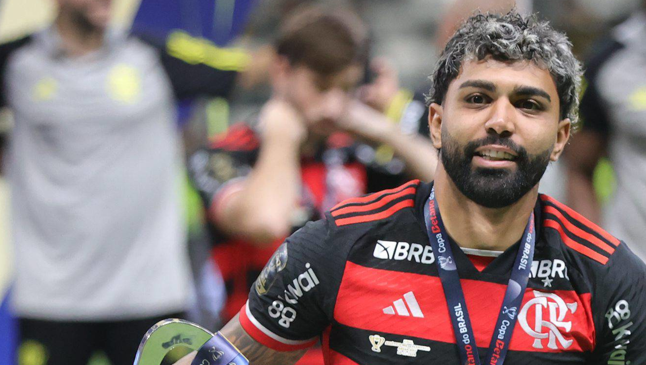 Gabigol llega como flamante fichaje a Brasil