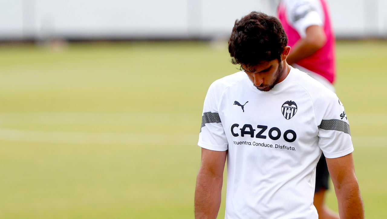 La Hacienda portuguesa investiga el traspaso de Guedes al Valencia y registra su casa