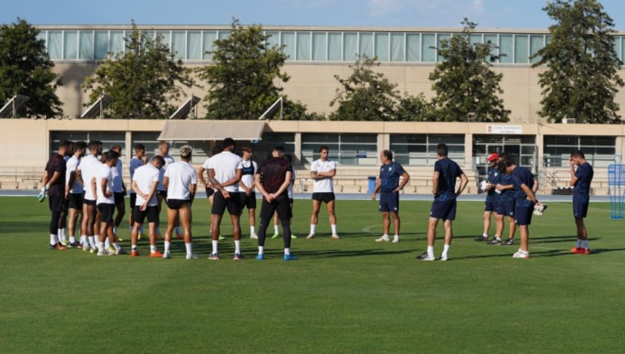 Rubi, ausente en el entrenamiento del Almería por una reunión en Madrid