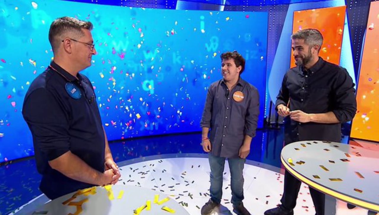 Orestes al fin gana 'Pasapalabra' y tiene un gesto que le sentencia en redes sociales