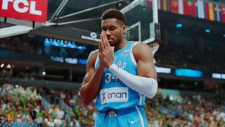 Giannis Antetokounmpo pone contra las cuerdas a los Bucks 