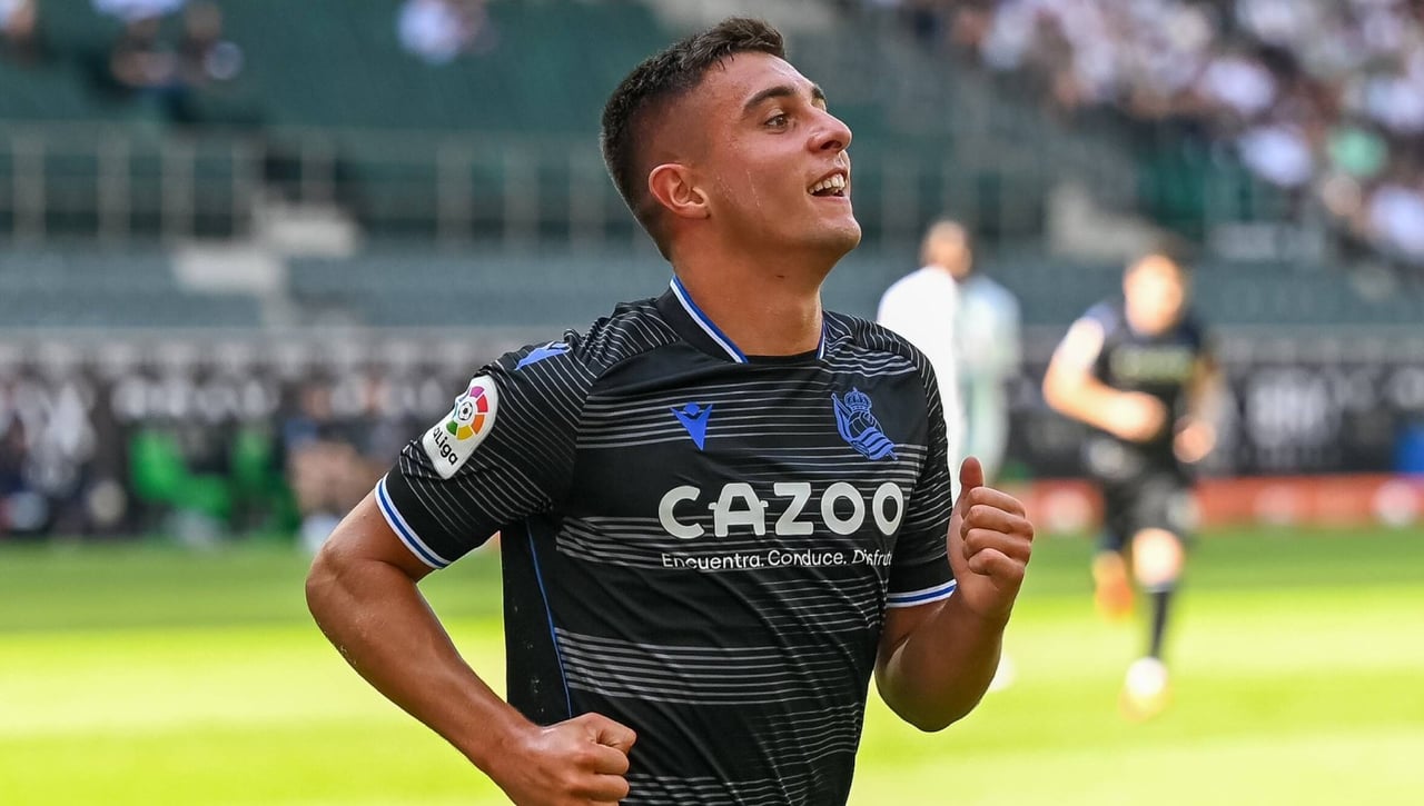 Opciones de fichaje sobre la mesa de Karrikaburu