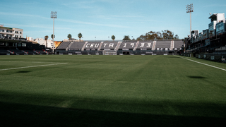 Fallece un espectador tras ser atendido durante el Ceuta - Almería de LaLiga Hypermotion